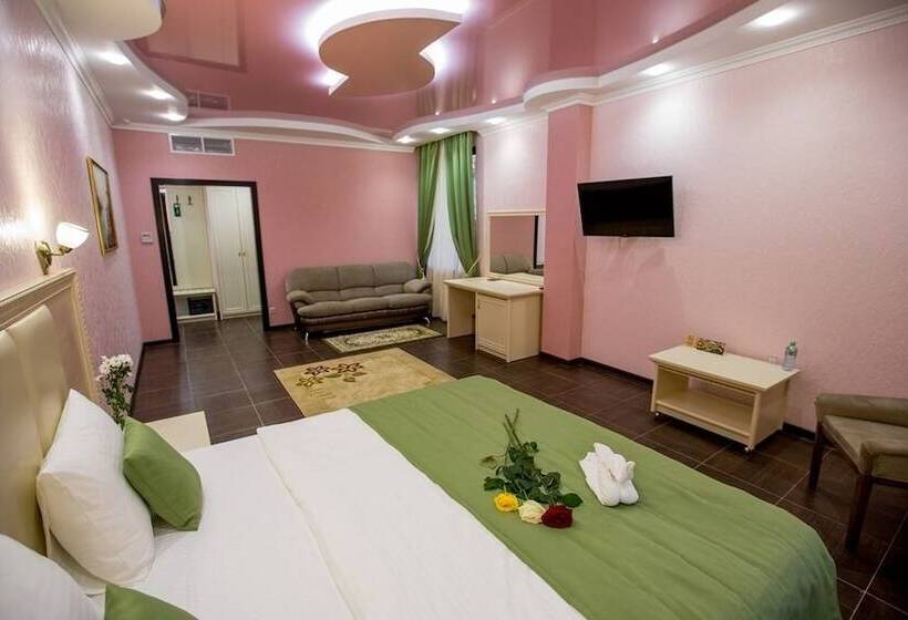 فندق Shine House