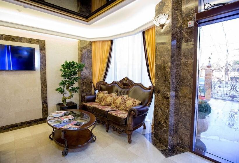 فندق Shine House