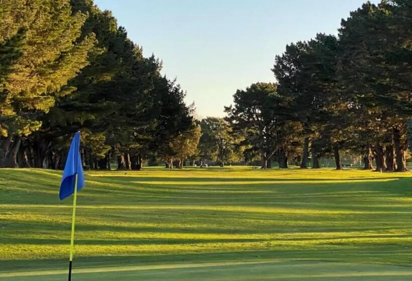 مُتل Drovers Motor Inn