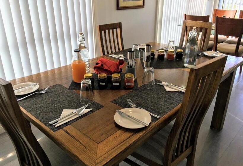 膳宿费 Storm Bay B & B