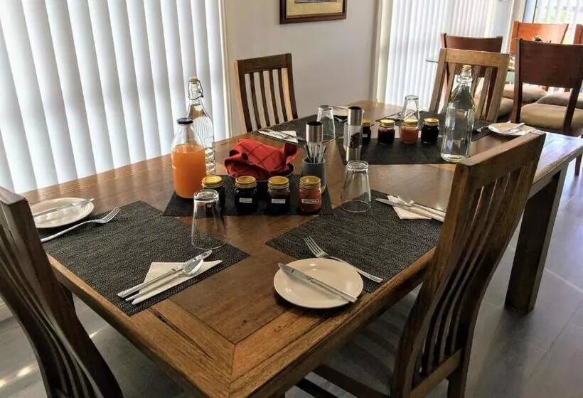 Пансион Storm Bay B & B