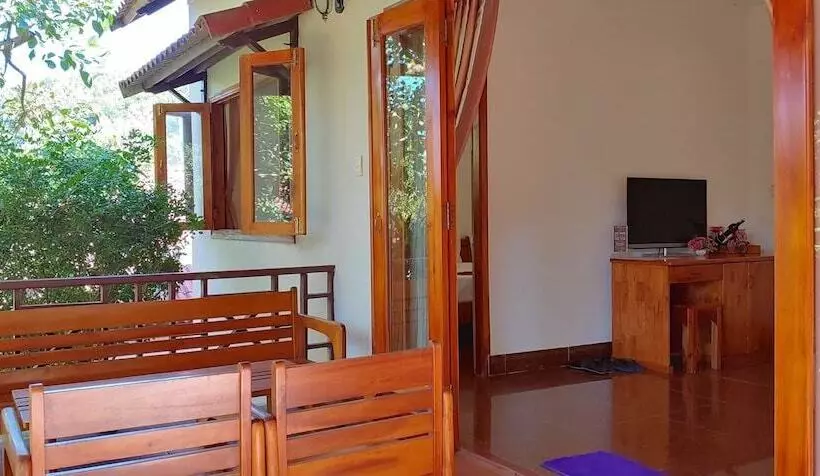 استراحتگاه Hong Bin Bungalow