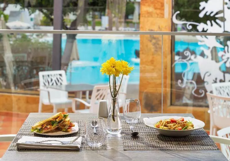 Hotelli H10 Ocean Suites