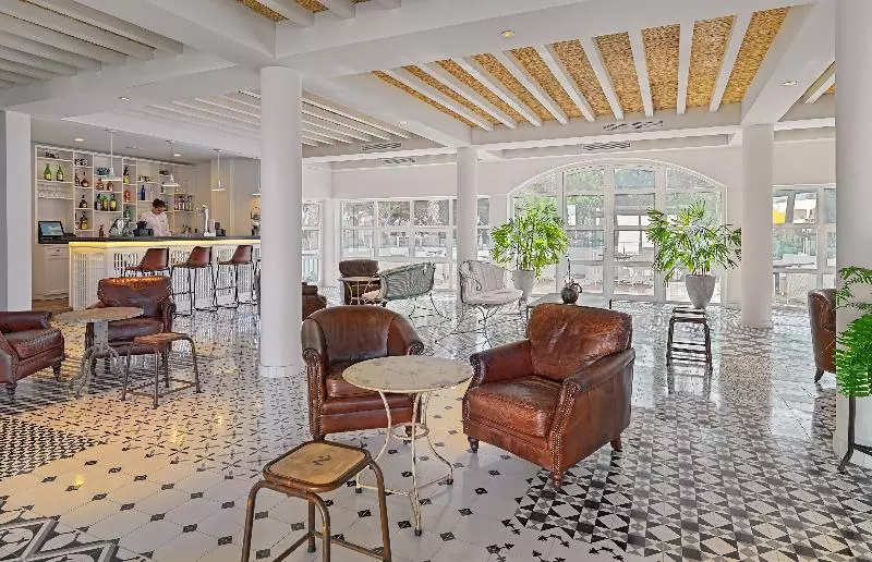 Hotelli H10 Ocean Suites