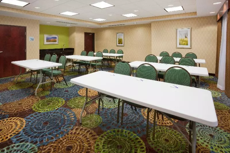 ホテル Holiday Inn Express & Suites Davenport By Ihg