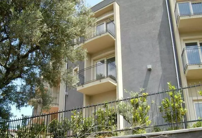 هتل Mareneve Resort