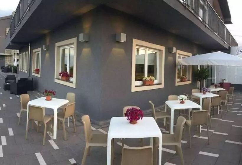 هتل Mareneve Resort