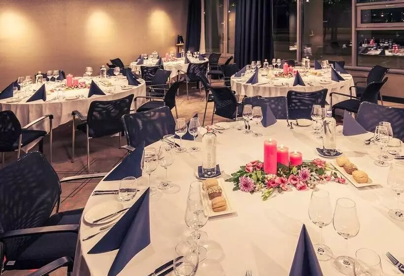 Отель Mercure  Amsterdam Sloterdijk Station