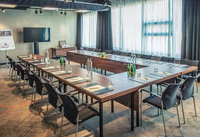 Отель Mercure  Amsterdam Sloterdijk Station