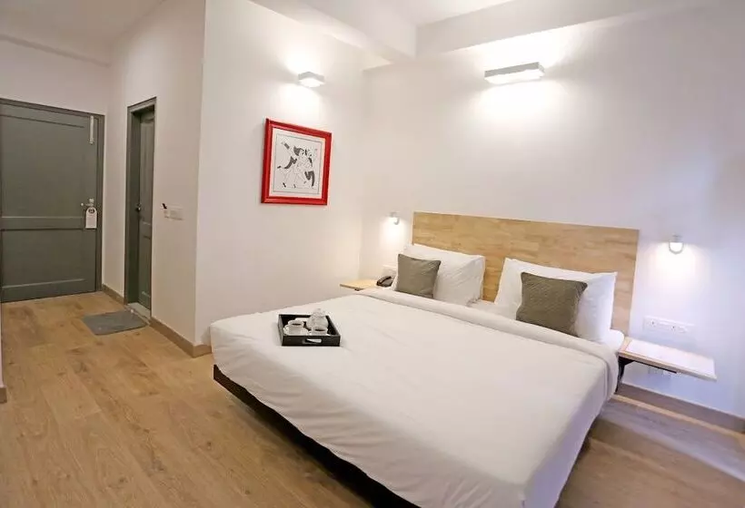 ホテル OYO Rooms Huda City Center