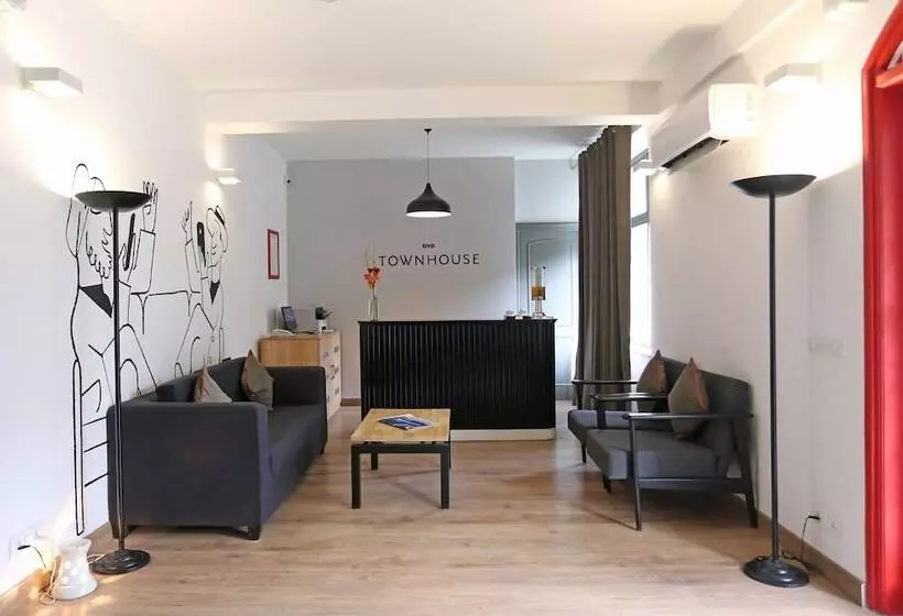 ホテル OYO Rooms Huda City Center