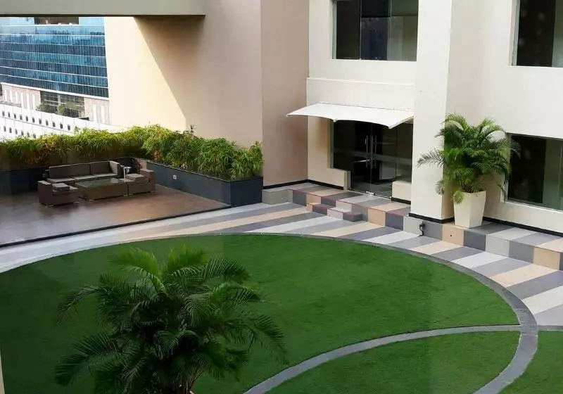 בית מלון כפרי Sheraton Hyderabad