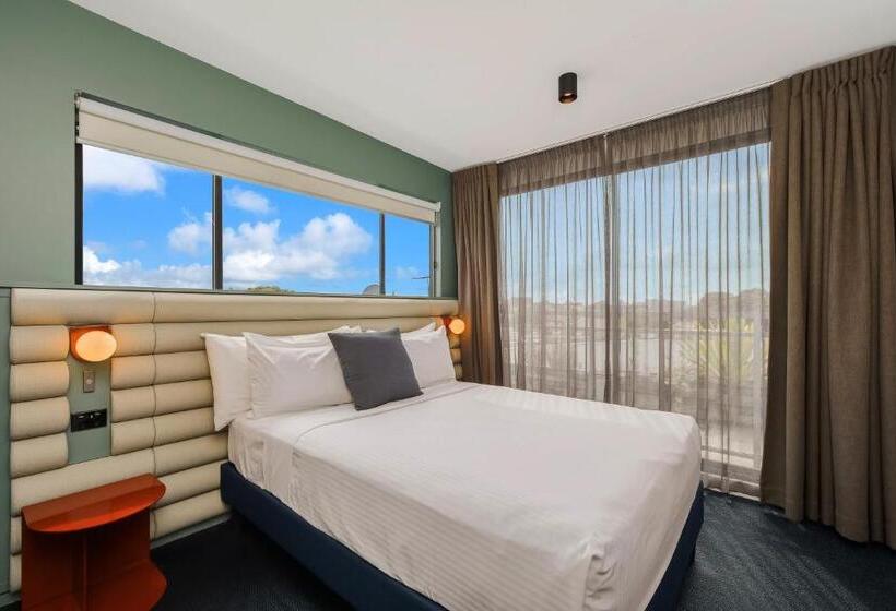 בית מלון כפרי The Urban Newtown