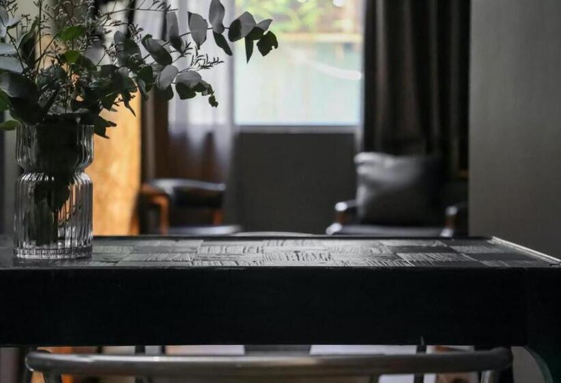 בית מלון כפרי The Urban Newtown