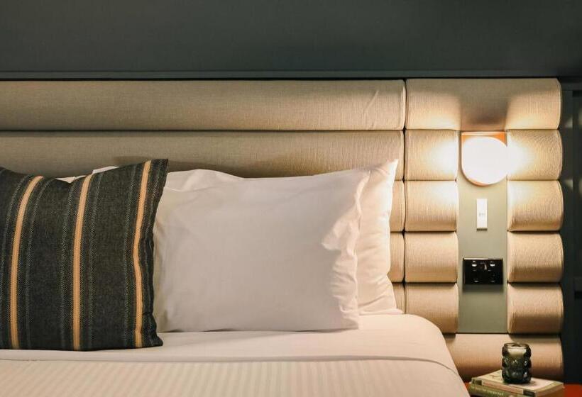 בית מלון כפרי The Urban Newtown