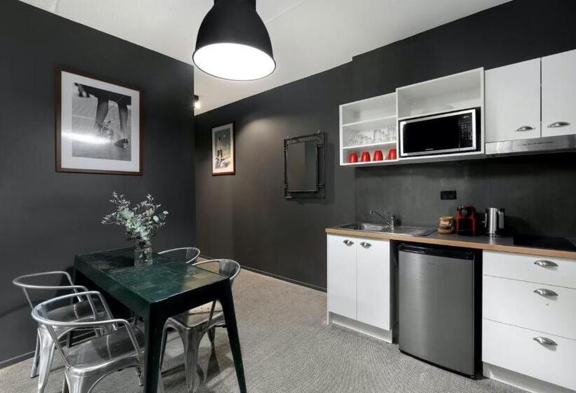 בית מלון כפרי The Urban Newtown