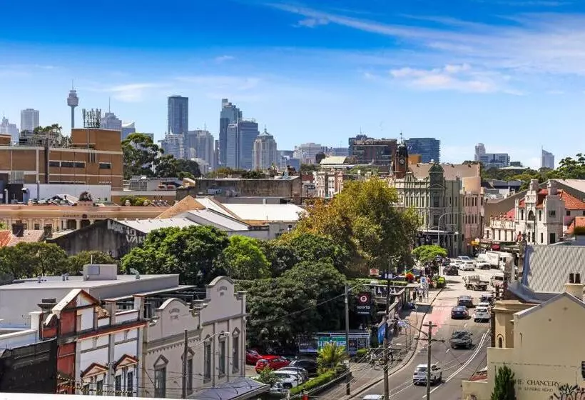 Hotel The Urban Newtown