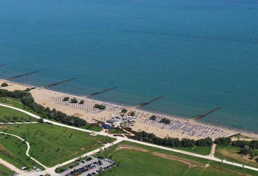 בית מלון כפרי Villaggio Laguna Blu