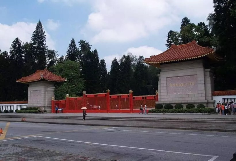 Kaiserdom Hotel China Plaza