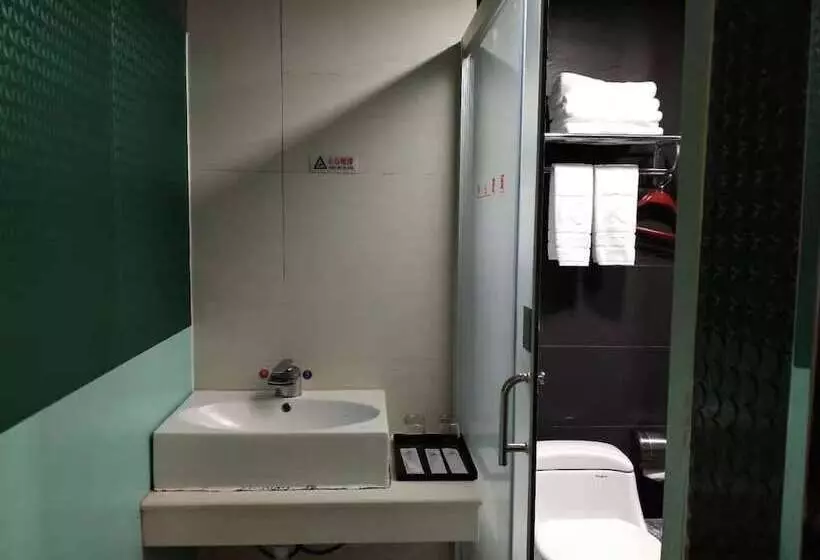 Kaiserdom Hotel China Plaza