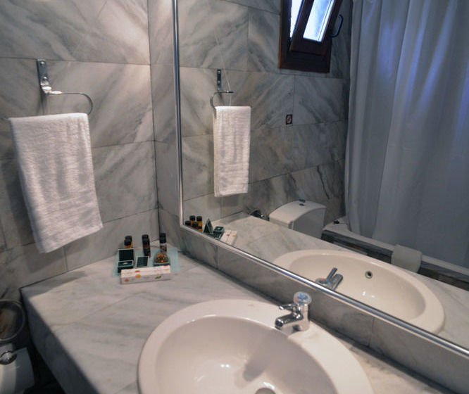 Porto Paros Hotel & Villas