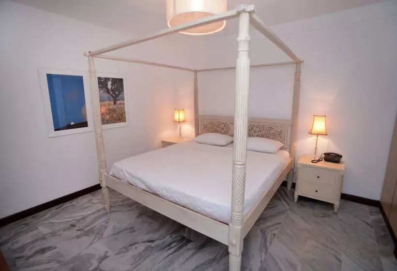 Porto Paros Hotel & Villas