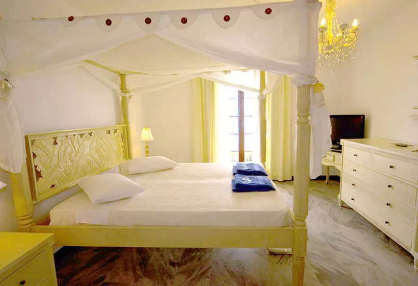 Porto Paros Hotel & Villas