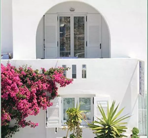 Loukia Apartments & Studios