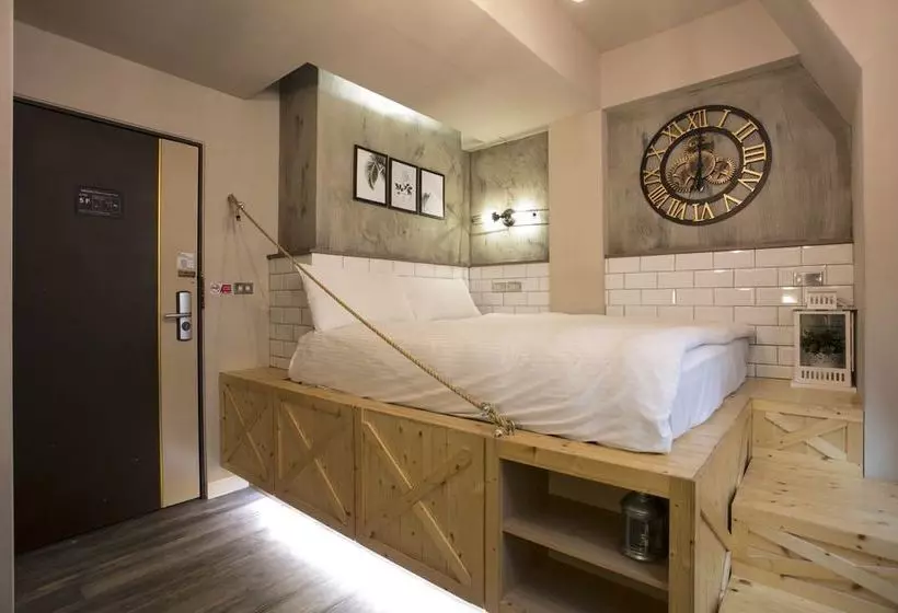 ペンション Tomer Hostel