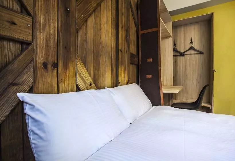 ペンション Tomer Hostel