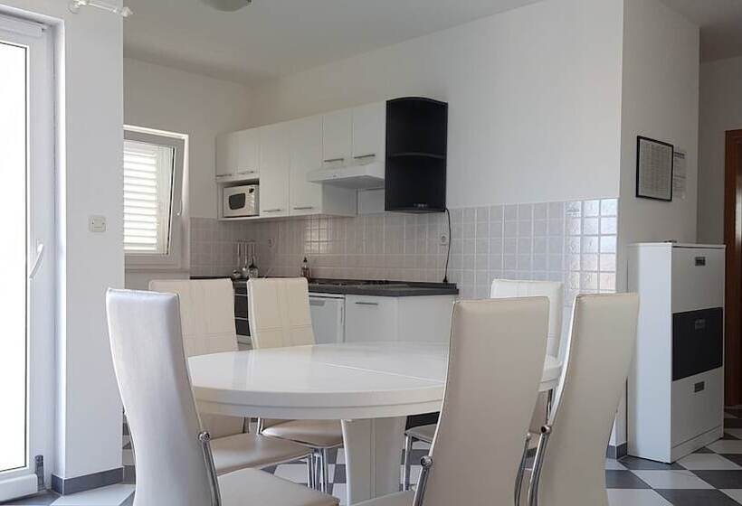 Aparthotel Marina Gromela