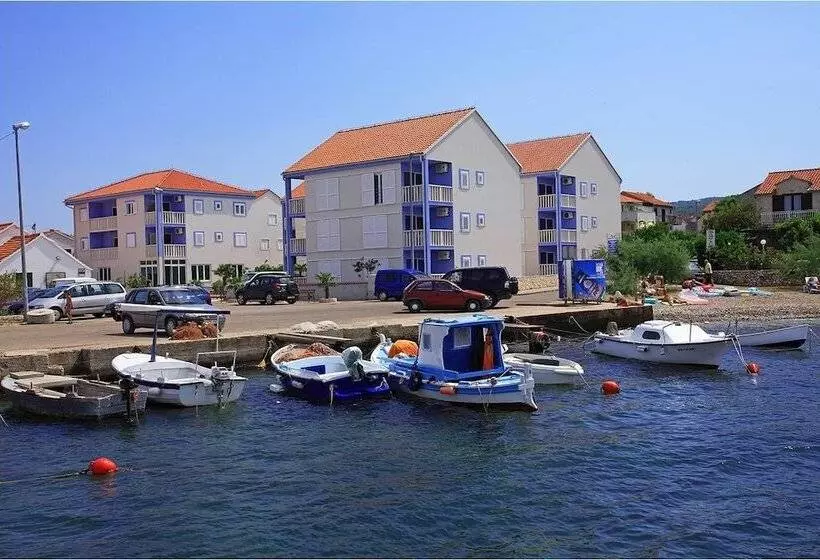 Aparthotel Marina Gromela
