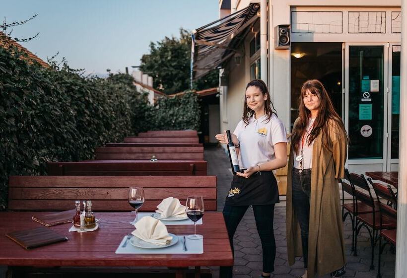 Aparthotel Marina Gromela