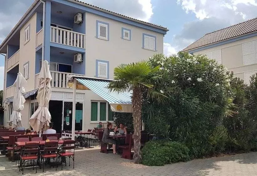 Aparthotel Marina Gromela