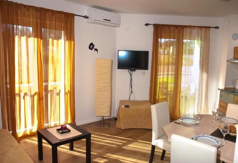 Apartments Premantura Dom