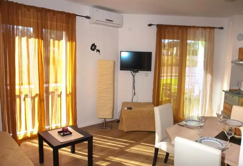 Apartments Premantura Dom