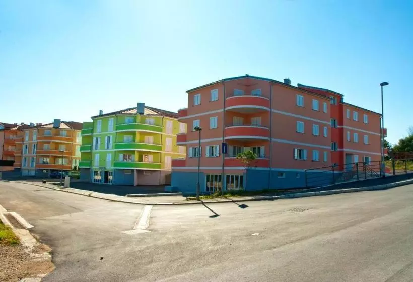 Apartments Premantura Dom