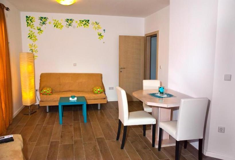 Apartments Premantura Dom