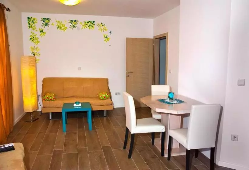 Apartments Premantura Dom