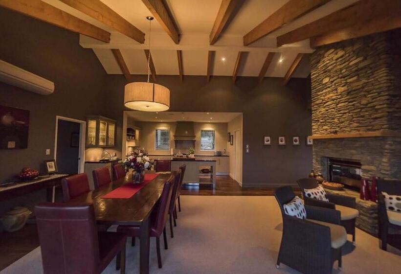 צימר Amuri Estate Luxury Lodge