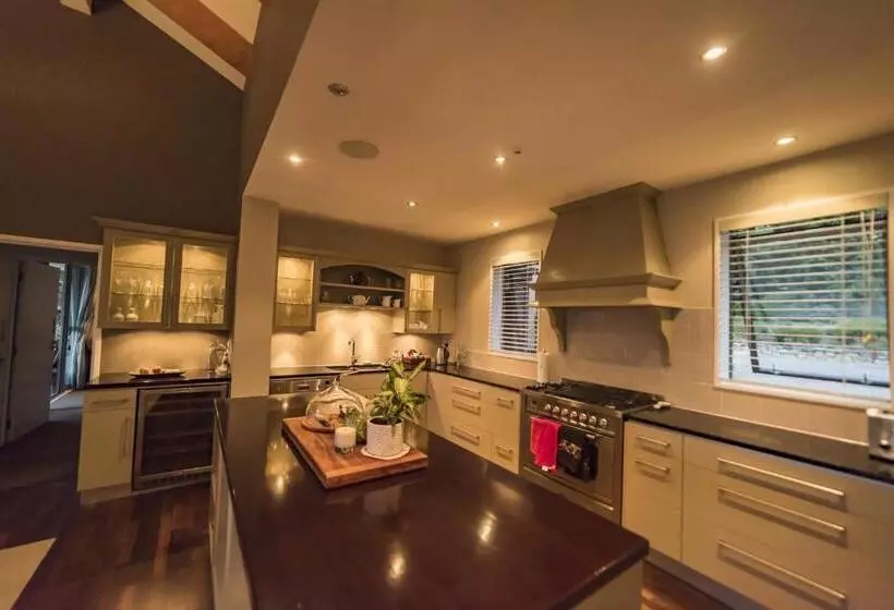 مبيت وإفطار Amuri Estate Luxury Lodge