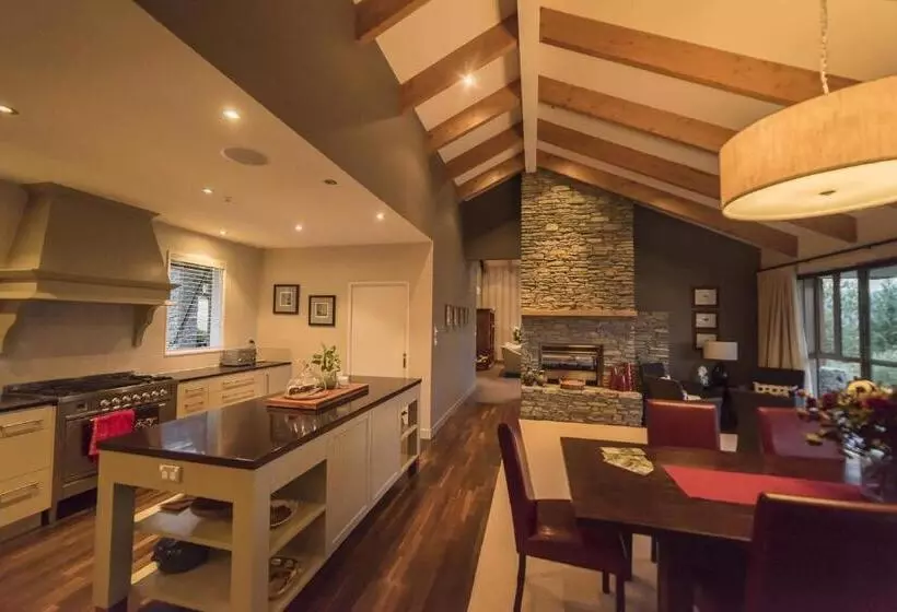 مبيت وإفطار Amuri Estate Luxury Lodge