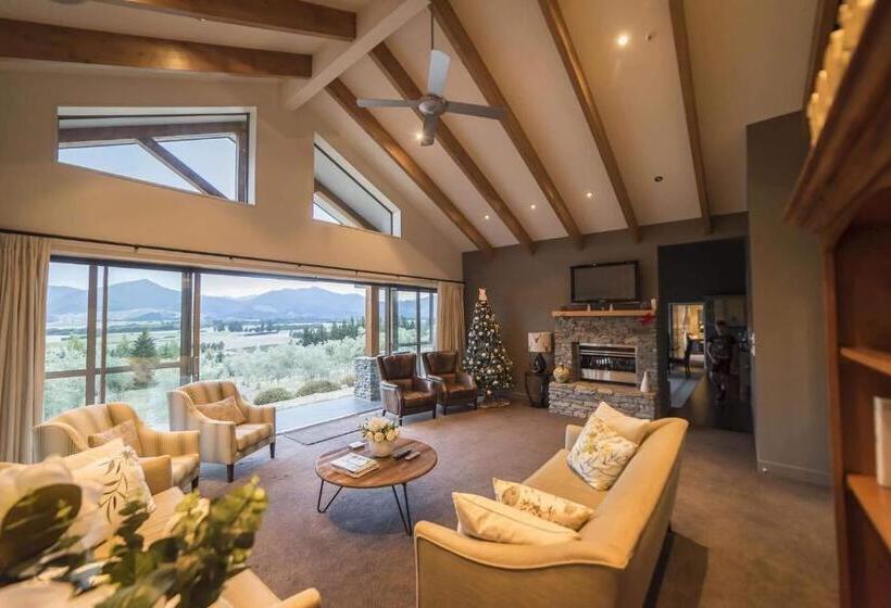 צימר Amuri Estate Luxury Lodge