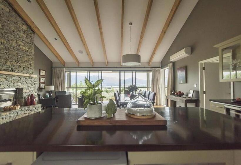 צימר Amuri Estate Luxury Lodge