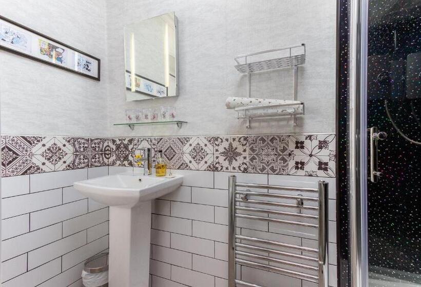 مبيت وإفطار Cambridge House Room Only Accommodation For Adults