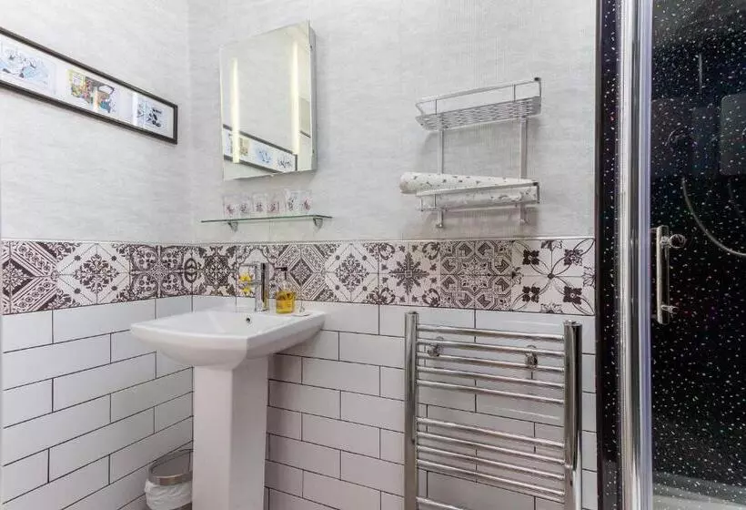 Bed and Breakfast Cambridge House Room Only Accommodation For Adults