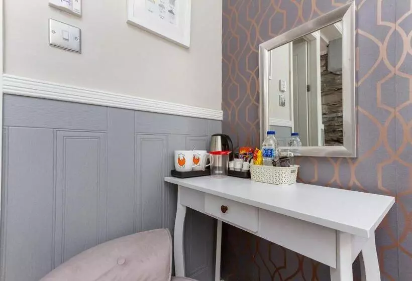 Bed and Breakfast Cambridge House Room Only Accommodation For Adults