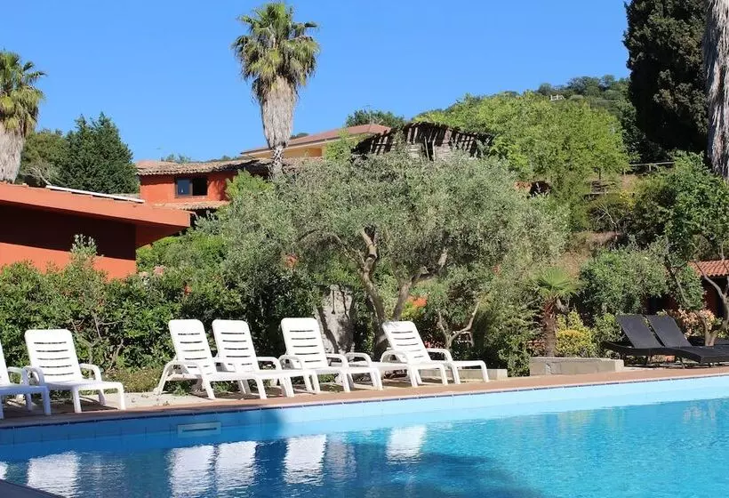 هتل Agriturismo Ruralia