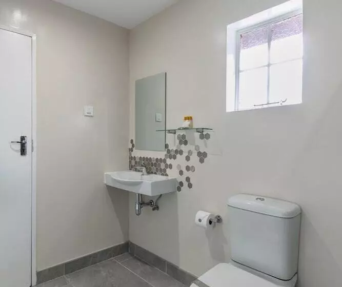 هتل Cresta Jwaneng