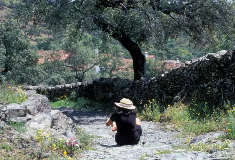 هتل Molino Rio Alajar